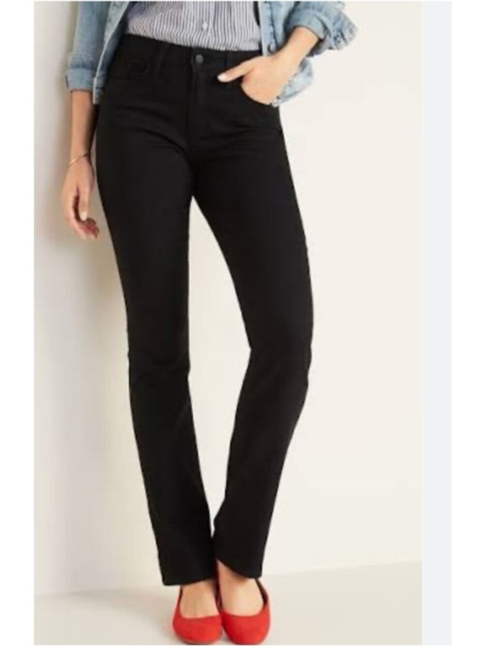 NEW Mid-Rise Kicker Bootcut jeans in black. Size: 6 Short. Old Navy